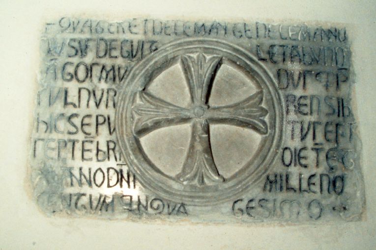 croce (lapide) - produzione pugliese (sec. XII)