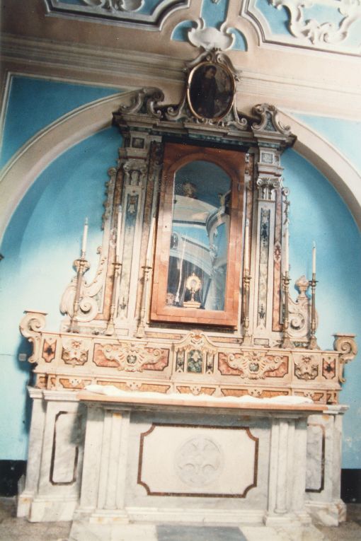 altare - produzione pugliese (prima metà sec. XVIII)