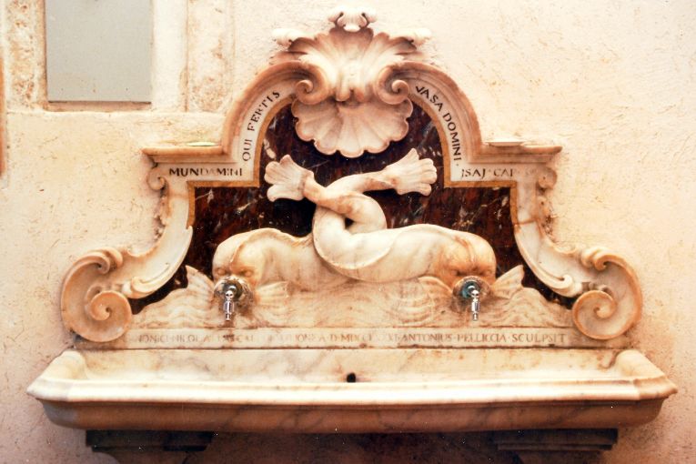 lavabo da sacrestia di Pelliccia Antonio (sec. XVIII)