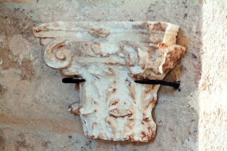 semicapitello - produzione pugliese (secc. XVI/ XVII)