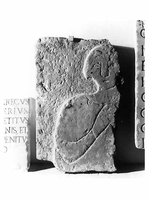 figura maschile (rilievo, frammento) - bottega pugliese (sec. XVII)