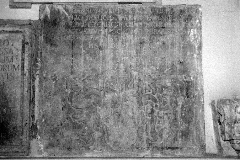 lapide - produzione pugliese (sec. XVI)