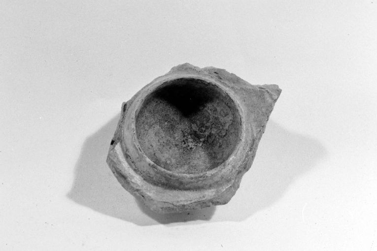 motivo decorativo geometrico (ciotola, frammento) - produzione apulo-lucana (metà sec. XIII)