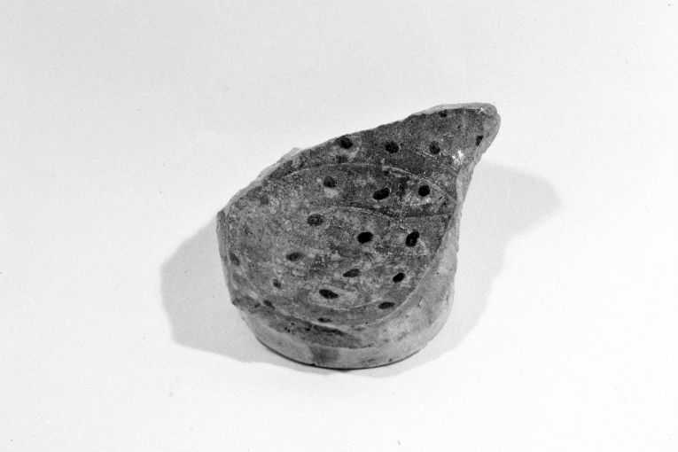 motivo decorativo geometrico (ciotola, frammento) - produzione apulo-lucana (sec. XIII)