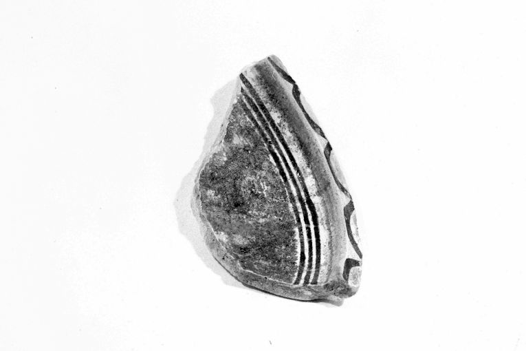 motivo decorativo geometrico (ciotola, frammento) - produzione apulo-lucana (sec. XIII)