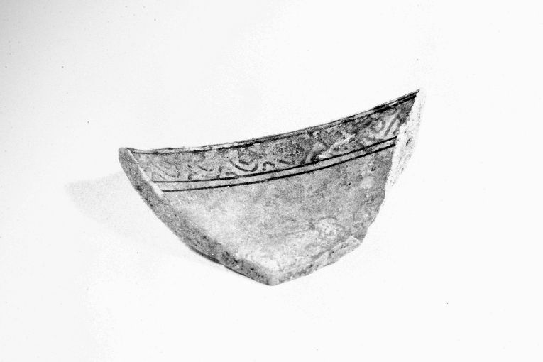 motivo decorativo geometrico (ciotola, frammento) - produzione apulo-lucana (sec. XIII)