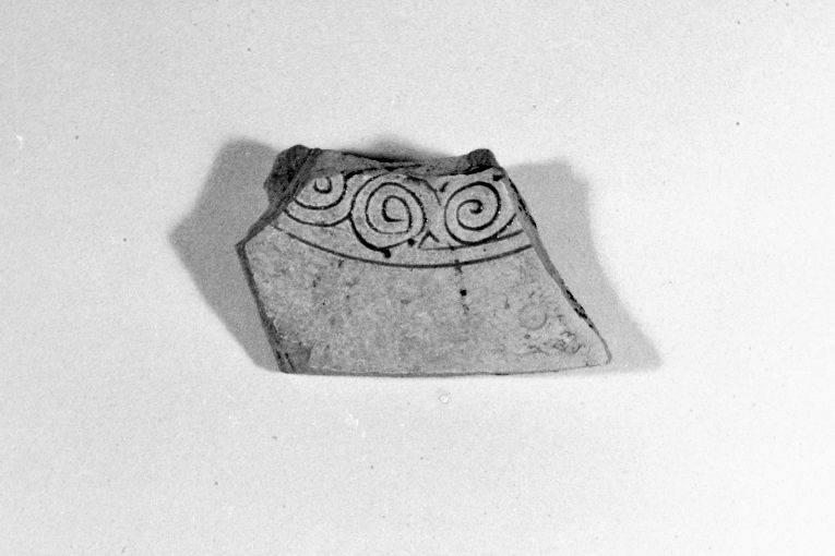 motivo decorativo geometrico (ciotola, frammento) - produzione apulo-lucana (fine/inizio secc. X/ XII)