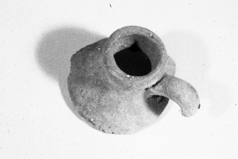 lucerna, frammento - produzione apulo-lucana (inizio sec. XIII)