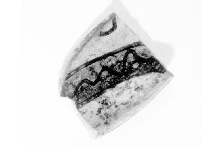 motivo decorativo geometrico (ciotola, frammento) - produzione apulo-lucana (metà sec. XIII)