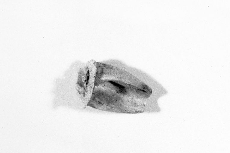 lucerna, frammento - produzione apulo-lucana (metà sec. XIV)