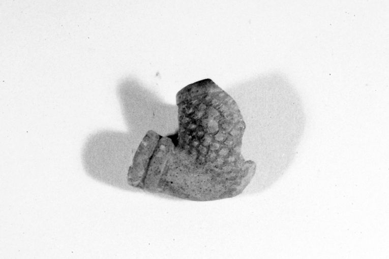 pipa, frammento - produzione apulo-lucana (secc. XVIII/ XIX)