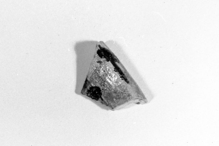 motivo decorativo geometrico (ciotola, frammento) - produzione apulo-lucana (metà sec. XIII)