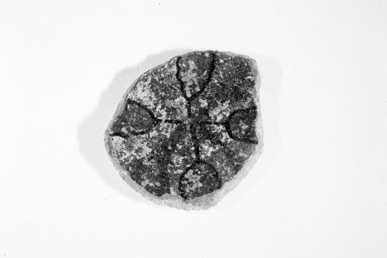 motivo decorativo fitomorfo (ciotola, frammento) - produzione apulo-lucana (sec. XIII)