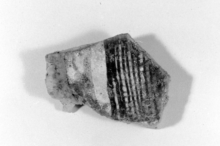 motivo decorativo geometrico (ciotola, frammento) - produzione apulo-lucana (sec. XIII)