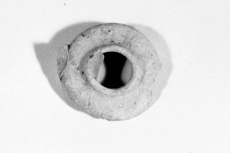 lucerna, frammento - produzione apulo-lucana (sec. XIII)