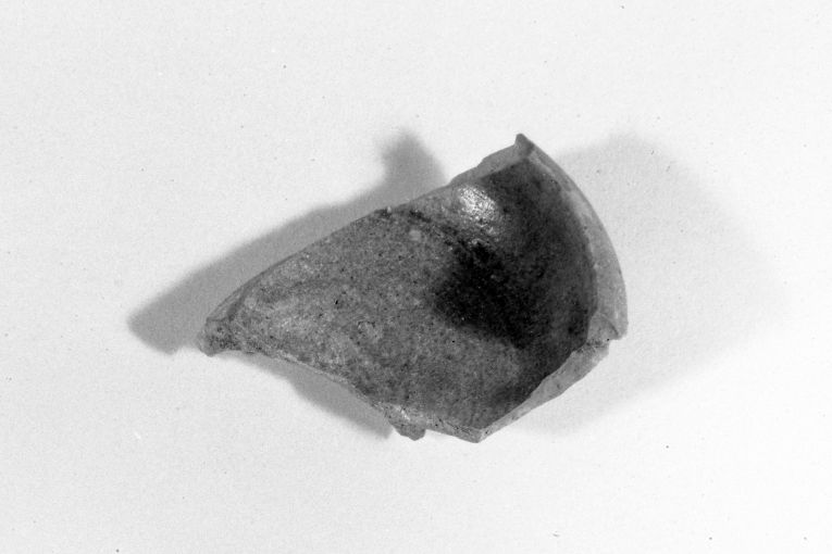 ciotola, frammento - produzione apulo-lucana (seconda metà sec. XIII)