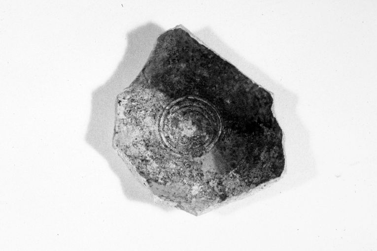 motivo decorativo geometrico (ciotola, frammento) - produzione apulo-lucana (seconda metà sec. XIII)