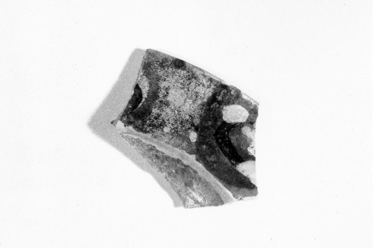 motivo decorativo geometrico (piatto, frammento) - produzione apulo-lucana (metà sec. XIII)