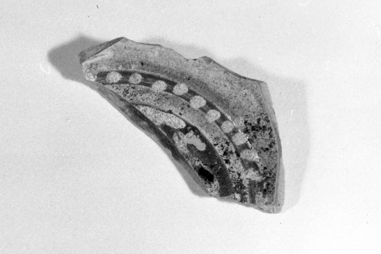 motivo decorativo geometrico (ciotola, frammento) - produzione apulo-lucana (fine sec. XIII)