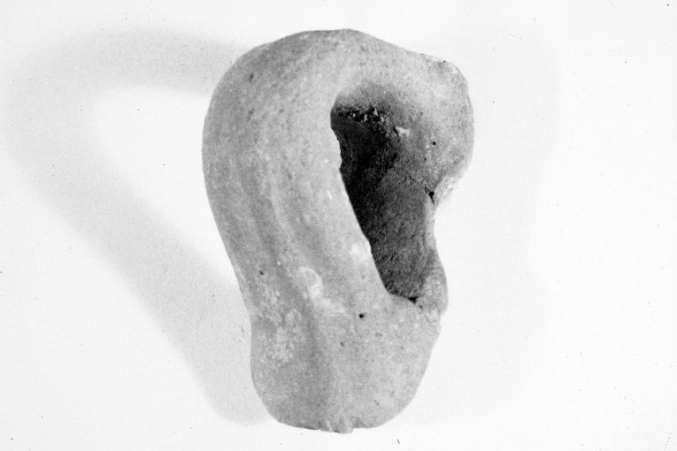 anfora, frammento - produzione apulo-lucana (sec. XIV)