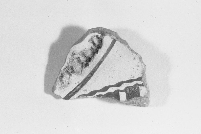 motivo decorativo geometrico (ciotola, frammento) - produzione apulo-lucana (sec. XIII)