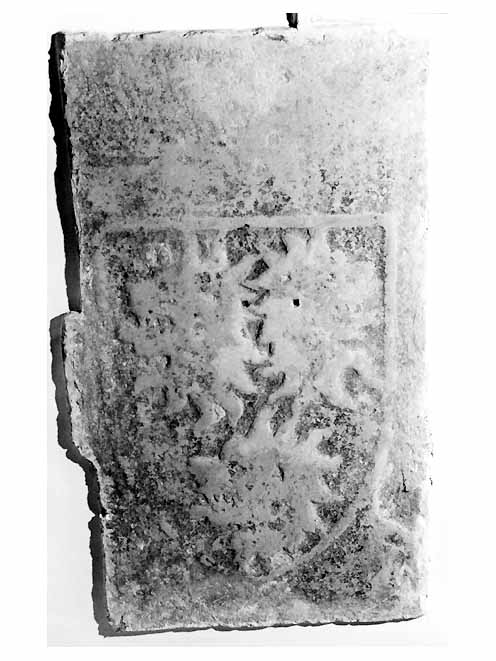 lapide - produzione pugliese (secc. XV/ XVI)