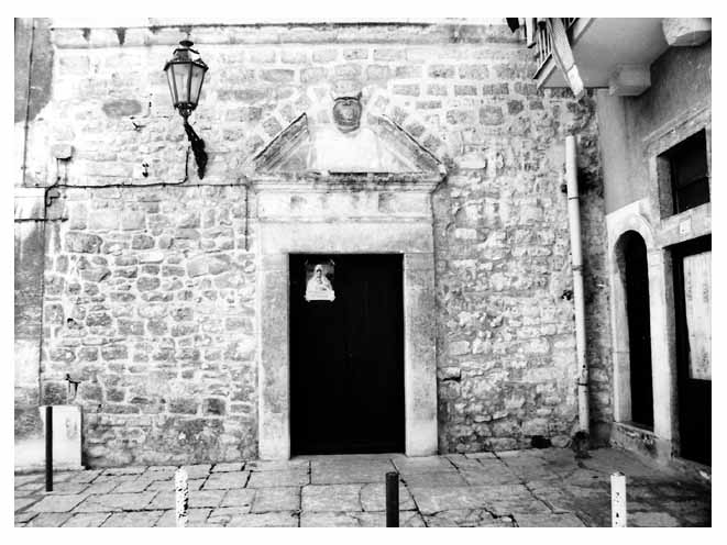 portale - produzione pugliese (primo quarto sec. XVIII)