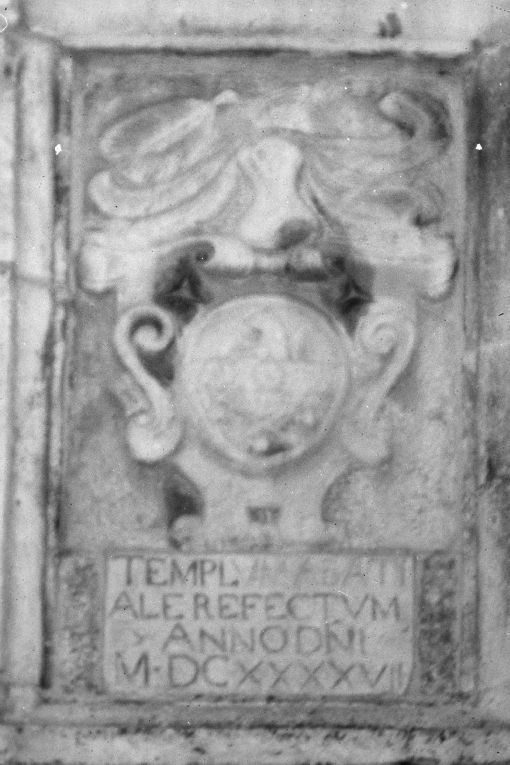 stemma gentilizio (rilievo) - ambito pugliese (sec. XVII)