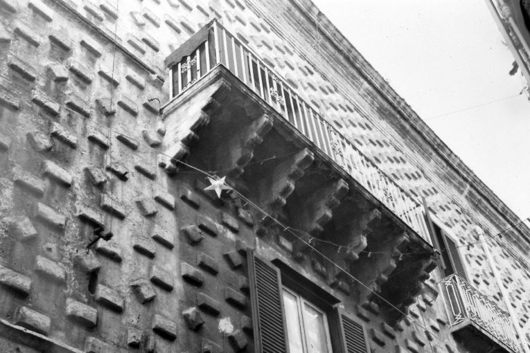 mensola, serie - ambito pugliese (secc. XVII/ XVIII)