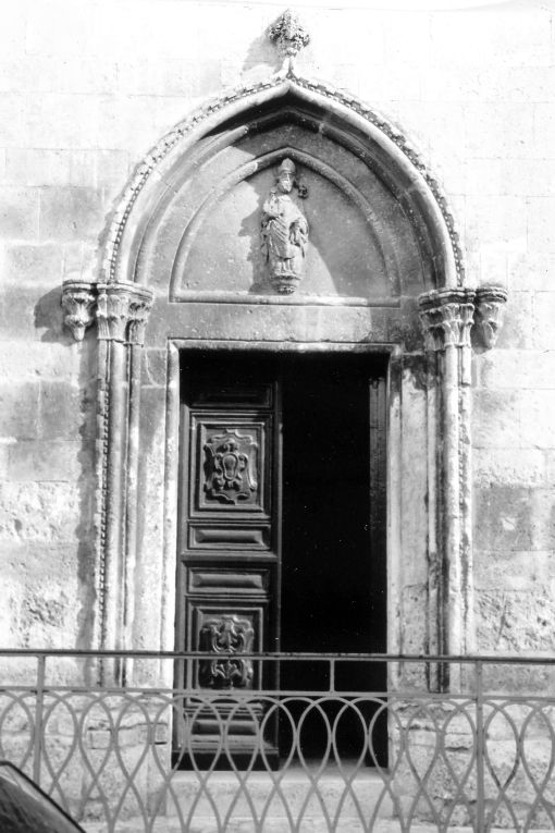 San Biagio (portale) - produzione pugliese (sec. XV)