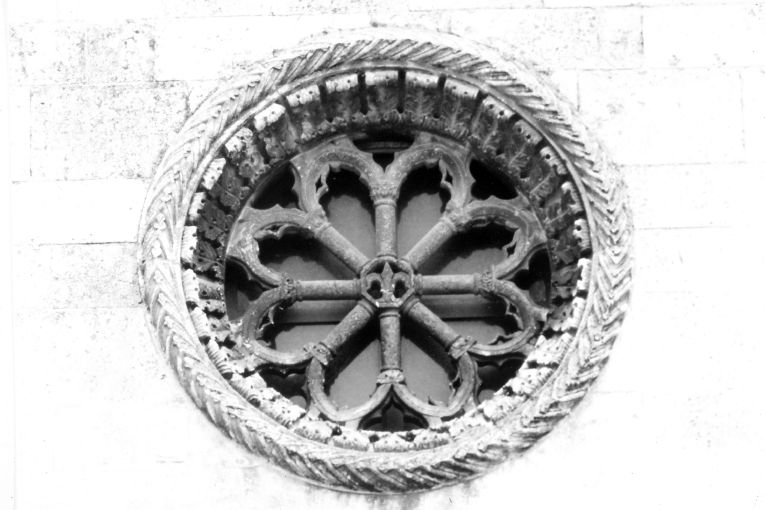 rosone - produzione pugliese (sec. XV)