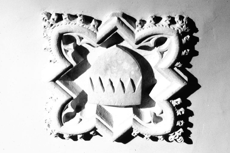 stemma gentilizio (rilievo) - produzione salentina (secc. XIX/ XX)