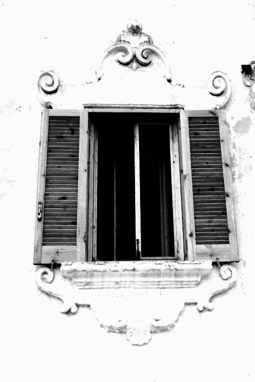 mostra di finestra, coppia - produzione salentina (sec. XVIII)