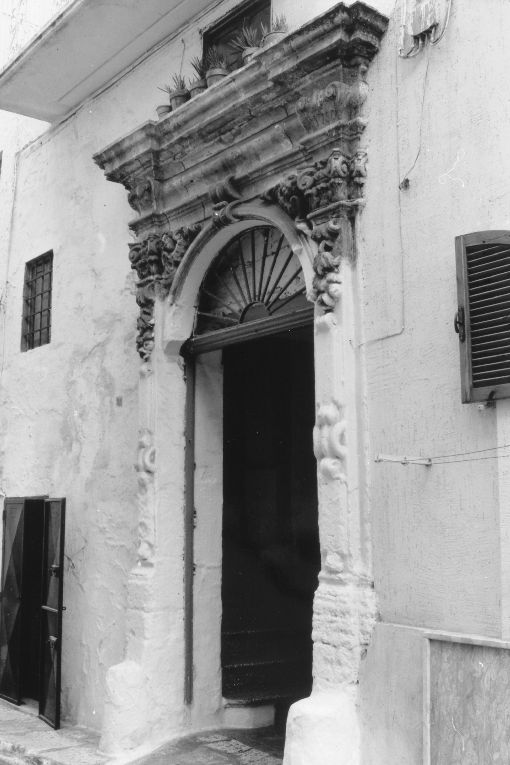 portale - produzione salentina (sec. XVIII)