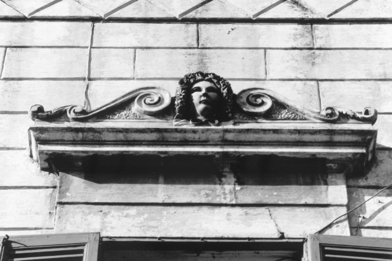 architrave, serie - produzione pugliese (sec. XX)