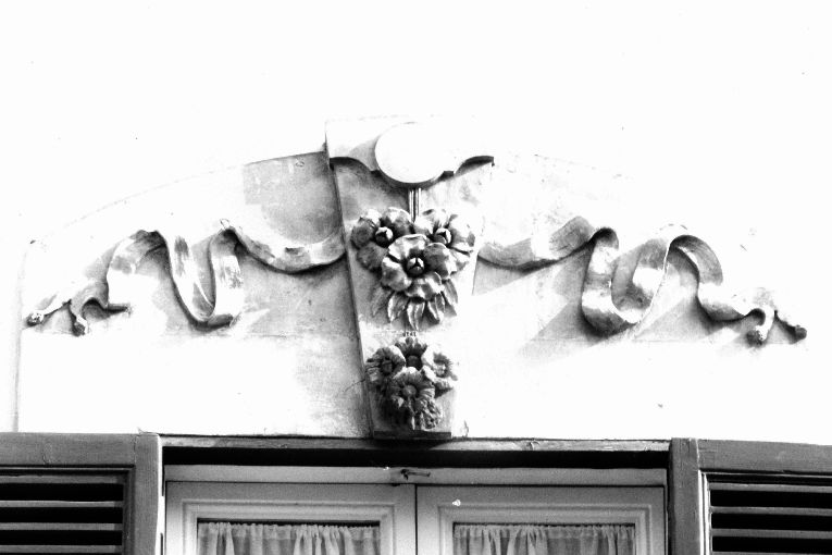 architrave - produzione pugliese (secc. XVIII/ XIX)