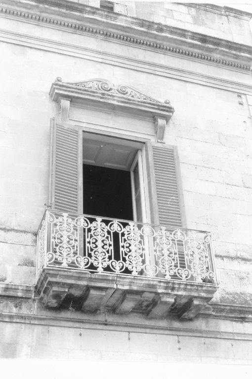 mostra di finestra, coppia - produzione pugliese (sec. XIX)