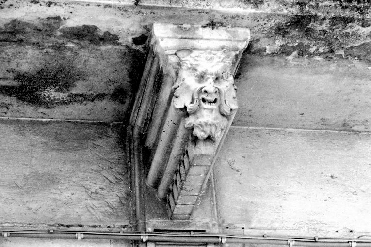 mensola - produzione salentina (sec. XX)