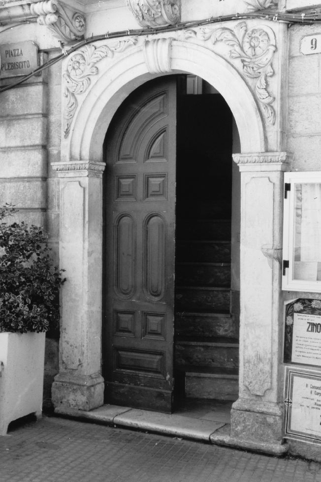 portale - produzione pugliese (sec. XIX)