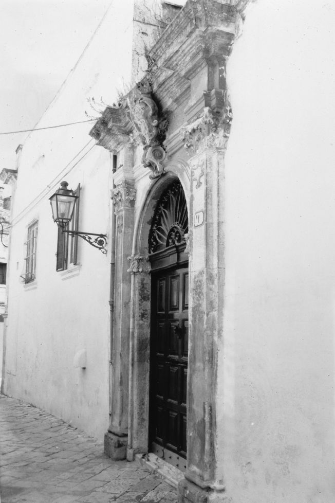 portale - produzione salentina (seconda metà sec. XIX)