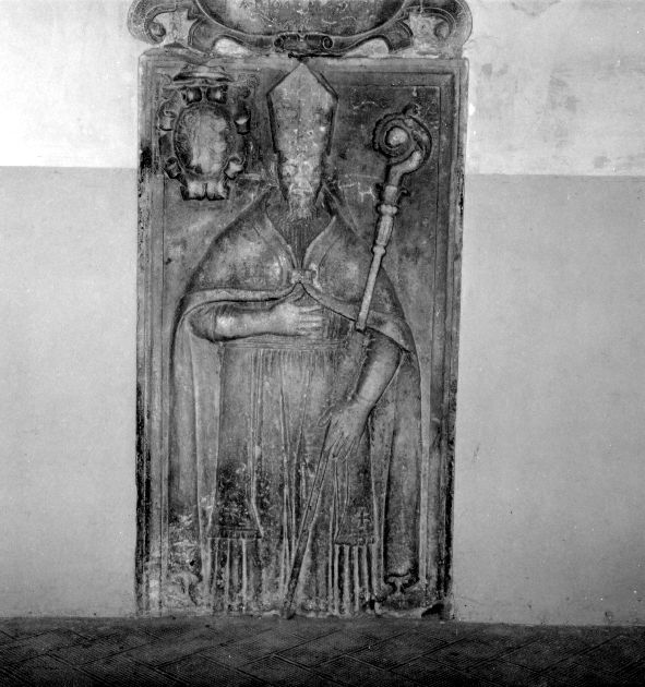 ritratto del vescovo Giacinto Petronio (lastra tombale) - produzione pugliese (sec. XVII)