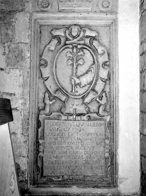 lastra tombale - produzione pugliese (sec. XVII)