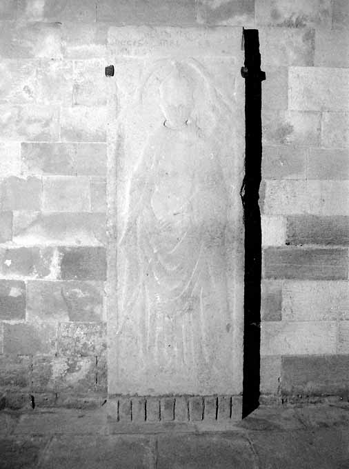 lastra tombale - produzione pugliese (sec. XV)