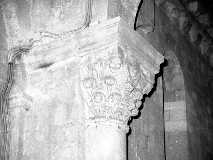 testa maschile e testa femminile (capitello) - produzione pugliese (seconda metà sec. XIII)