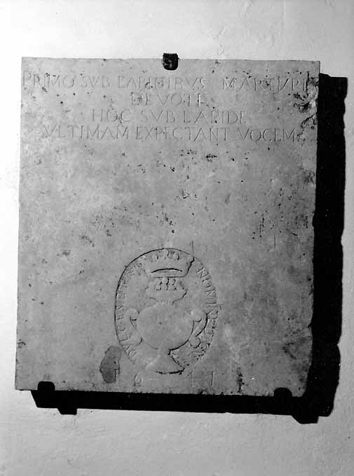 lastra tombale - produzione pugliese (sec. XVIII)