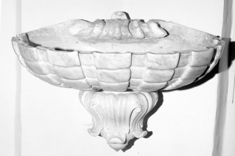 acquasantiera da parete - ambito salentino (sec. XIX)