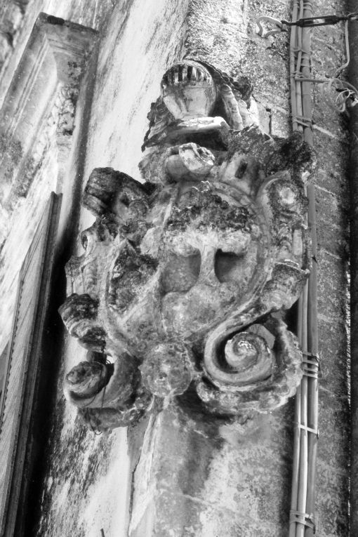 stemma gentilizio (rilievo) - ambito salentino (sec. XVII)