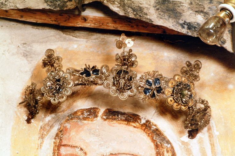 corona di immagine sacra - manifattura salentina (primo quarto sec. XX)