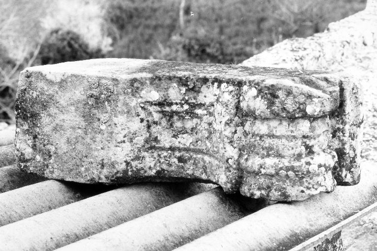 scultura, frammento - ambito salentino (sec. XVII)