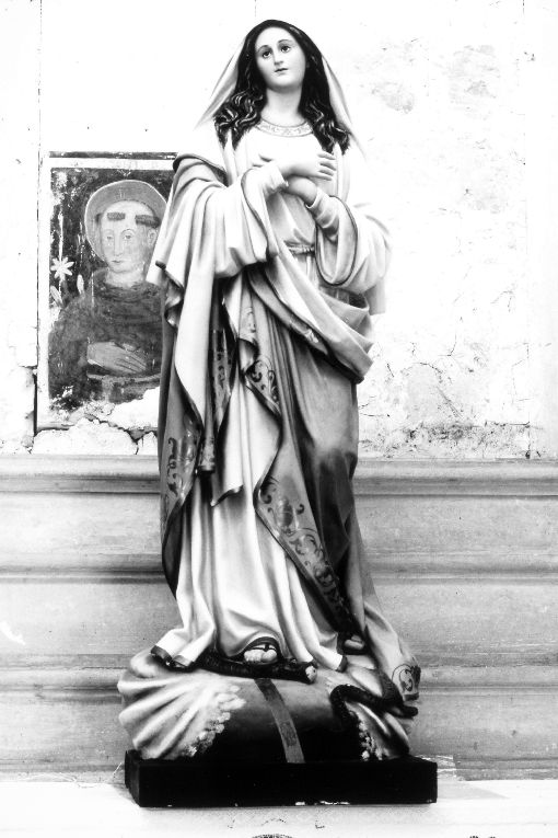 Madonna Immacolata (statua) di Ditta Longo (primo quarto sec. XX)